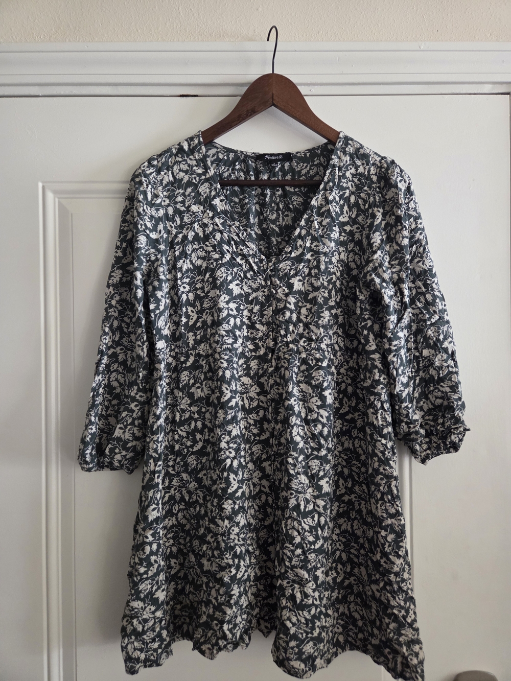Madewell Green and White Floral V-Neck Dress